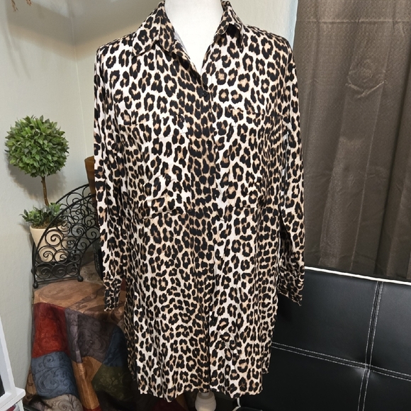 H&M Animal Print Shirt - Picture 1 of 4